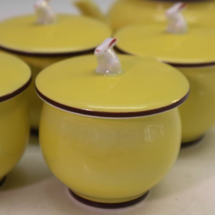美品 宮内庁御用達 深川製磁 黄地兎(うさぎ) 急須茶器揃 湯呑み5客