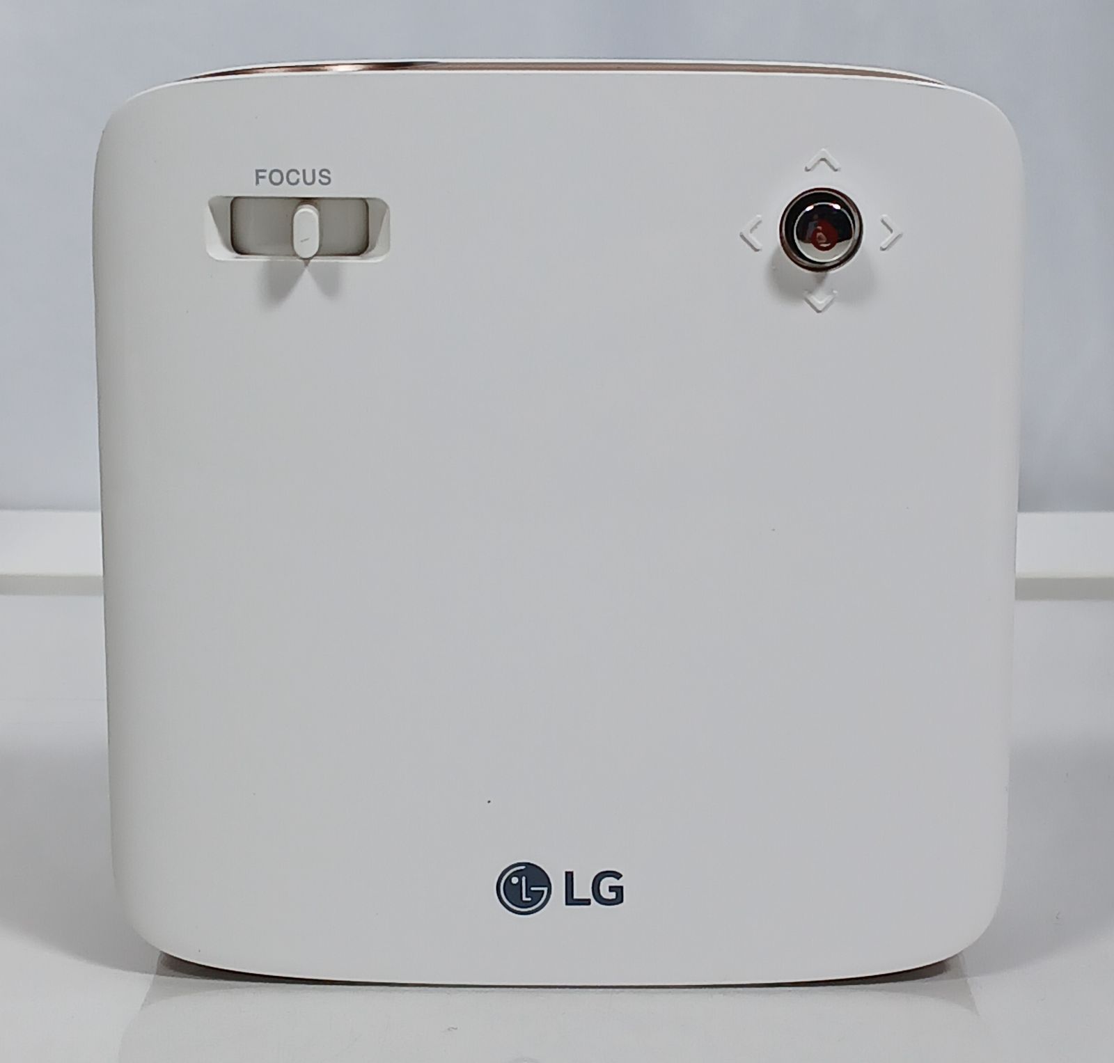 LG Mini Beam ミニビーム ホームプロジェクター PH150G - メルカリ