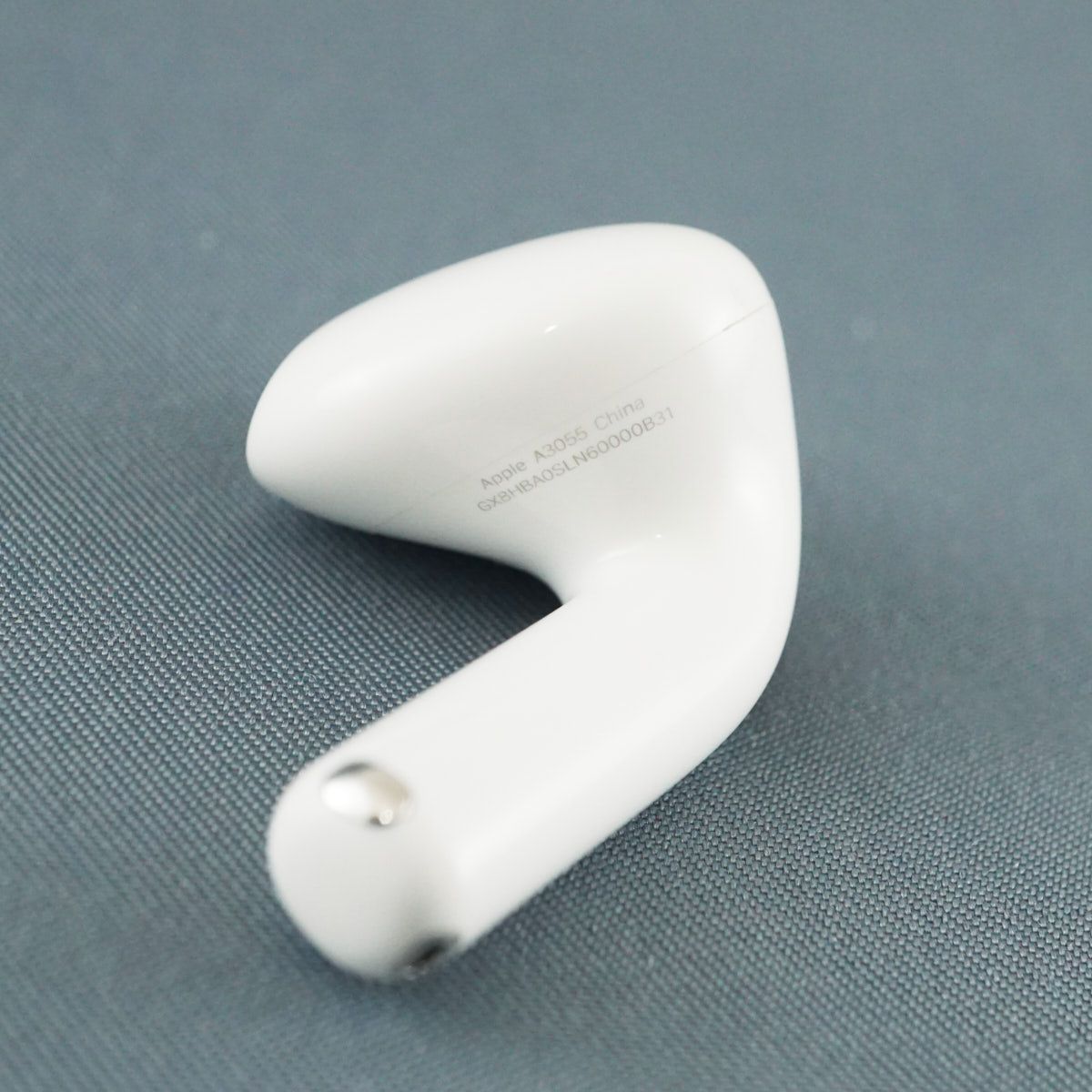 Apple AirPods 4 右イヤホンのみ USED品 ノイズキャンセリング搭載