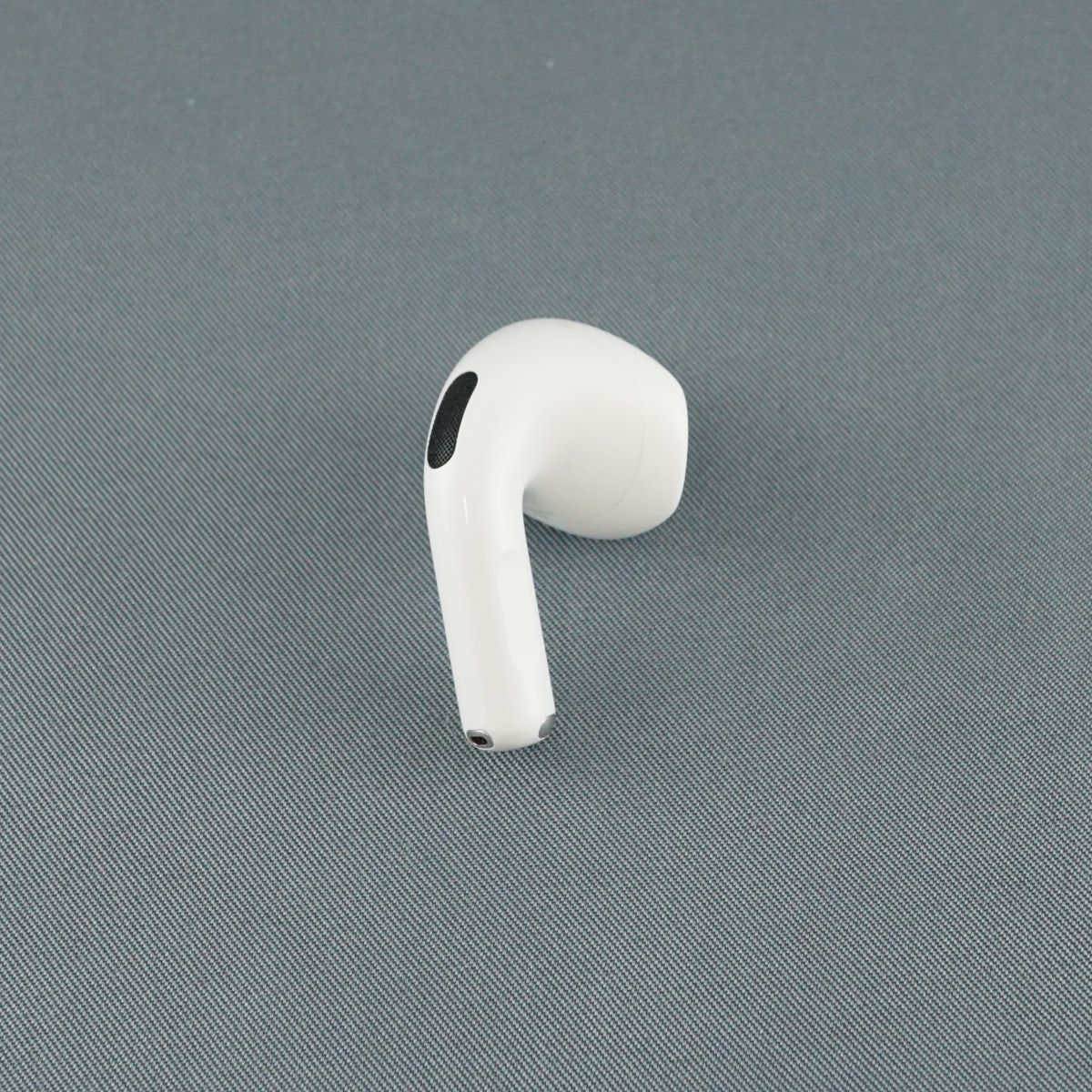 Apple AirPods 4 右イヤホンのみ USED品 ノイズキャンセリング搭載