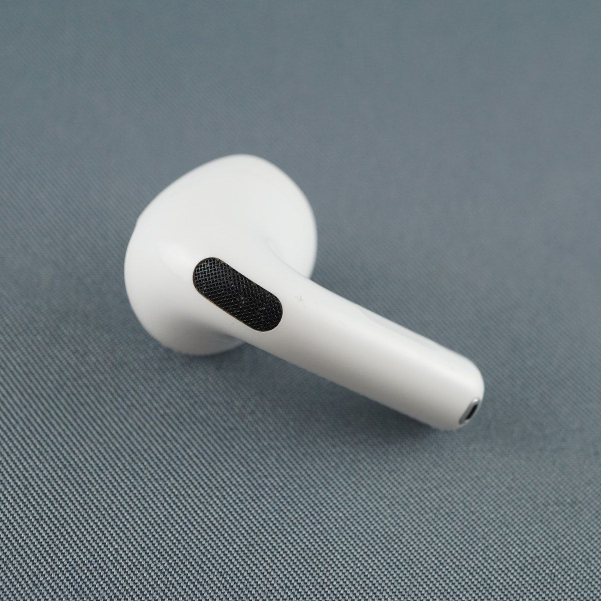 Apple AirPods 4 右イヤホンのみ USED品 ノイズキャンセリング搭載