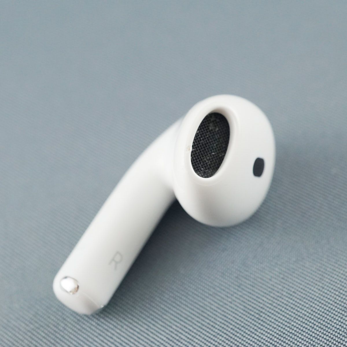 Apple AirPods 4 右イヤホンのみ USED品 ノイズキャンセリング搭載