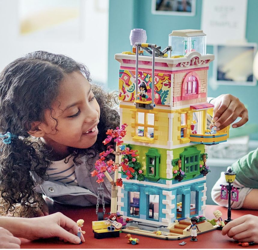 レゴ LEGO フレンズ ハートレイクシティ コミュニティーセンター おもちゃ 玩具 プレゼント ブロック 女の子 男の子 子供 9歳 10歳 11歳 小学生 ごっこ遊び おままごと 41748