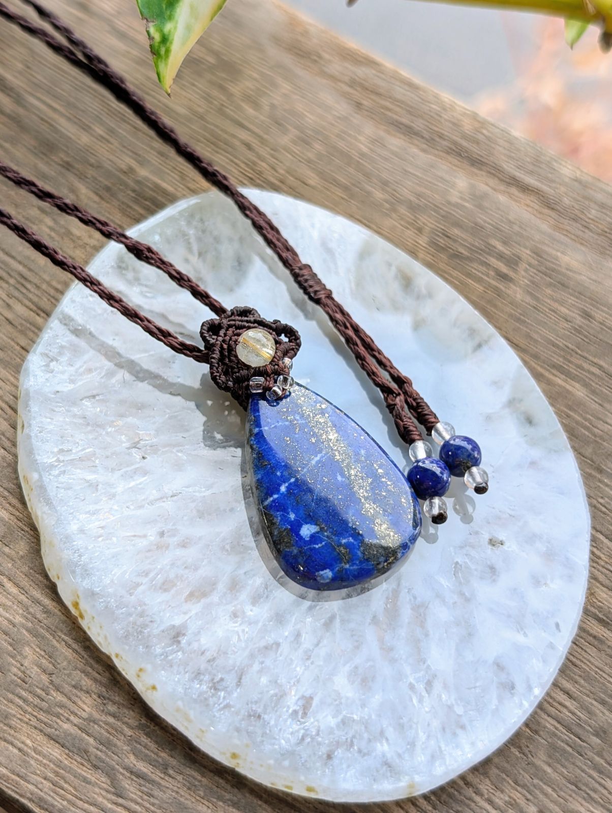きりん☆マクラメネックレス ☆天の川タイプ☆ラピスラズリ・瑠璃☆マクラメ編みネックレス 478