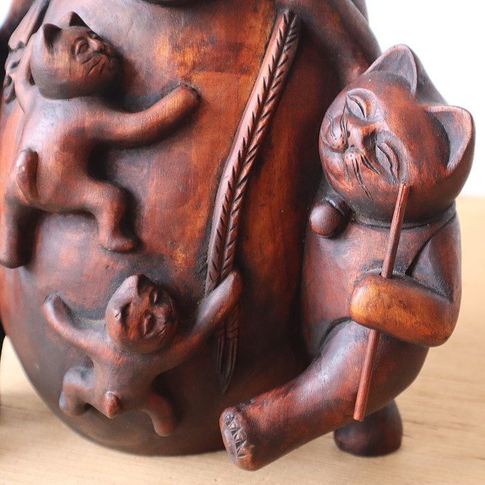 木彫りの招き猫 ヴィンテージ アンティーク ネコ 置き物 オブジェ