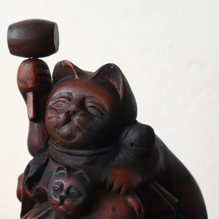 木彫りの招き猫 ヴィンテージ アンティーク ネコ 置き物 オブジェ