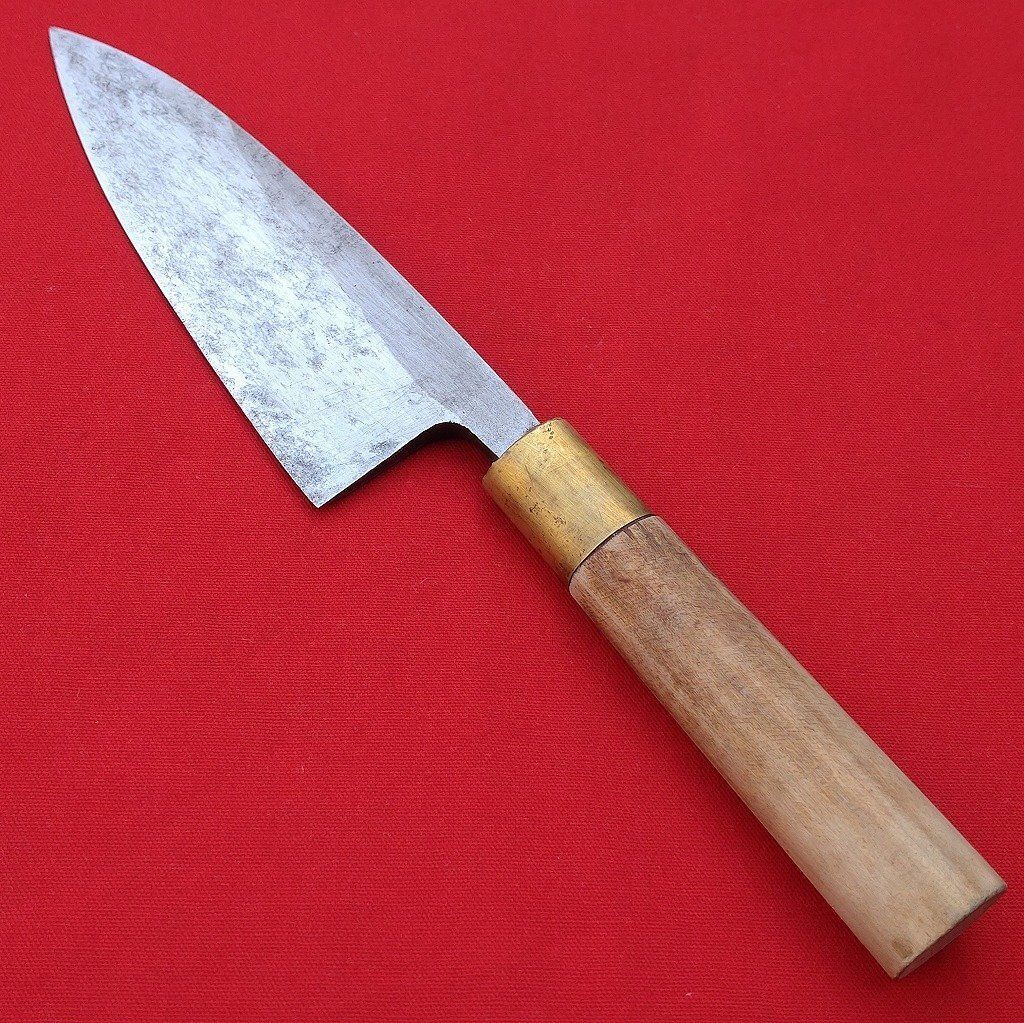 出刃包丁 堺秀一撰 刃長約150㎜ 峰厚約8 5㎜ 重量約225 g 片刃 裏スキ 和包丁 中出刃 調理器具 庖丁 刃物 3061