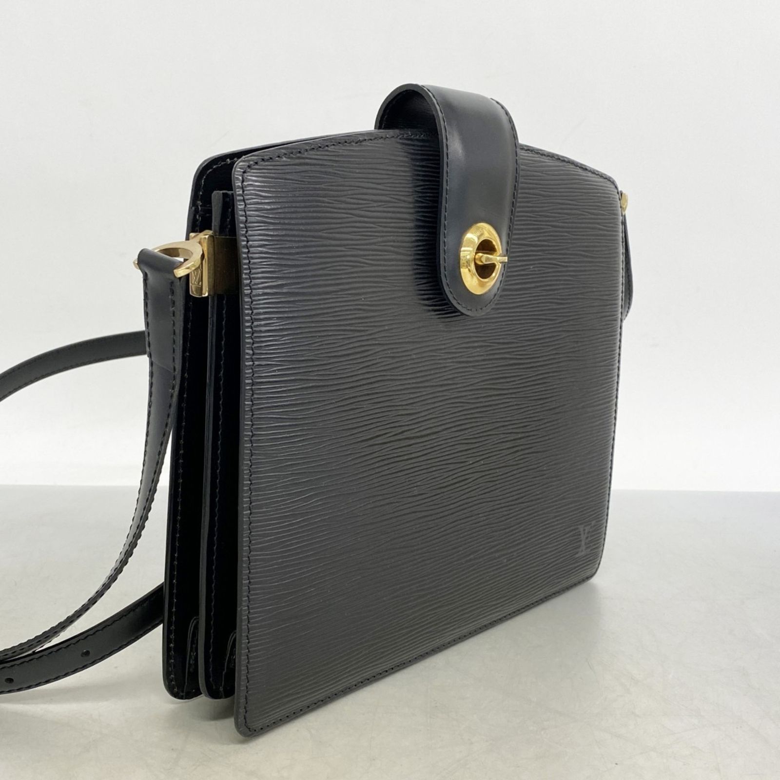 ルイヴィトン　エピレザー ショルダーバッグ ルイ・ヴィトン(Louis Vuitton) ルイ・ヴィトン ショルダーバッグ エピ