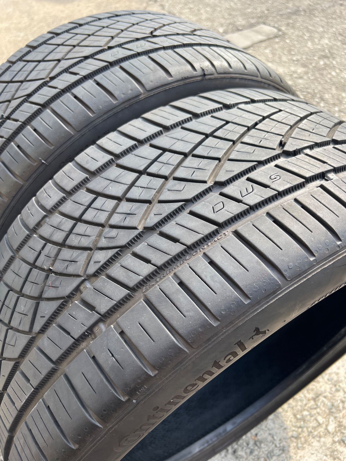 コンチネンタル 4輪タイヤ 255 35 ZR 19 2本セット 373