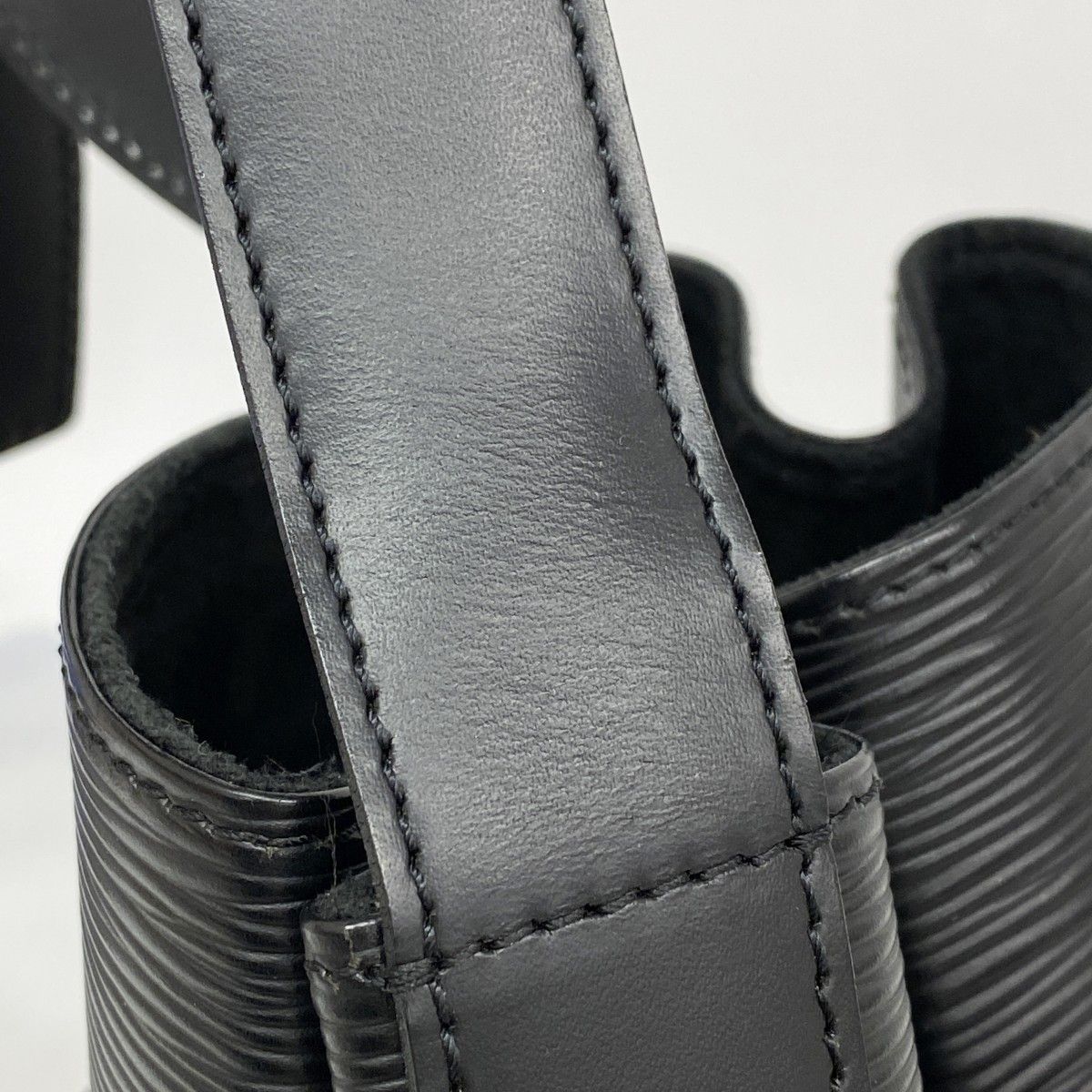 5oe6297】ルイヴィトン ショルダーバッグ エピ サックデポールPM