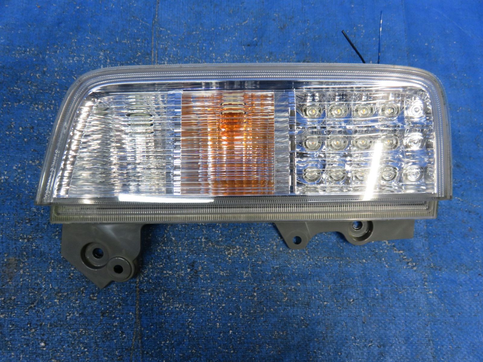 LA7848* 点灯OK 日産 エルグランド E52 テールライト テールランプ