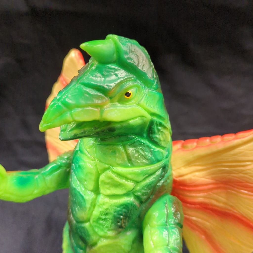 ベアモデル オール怪獣コレクション ドラコ 黄緑色成型 - メルカリ
