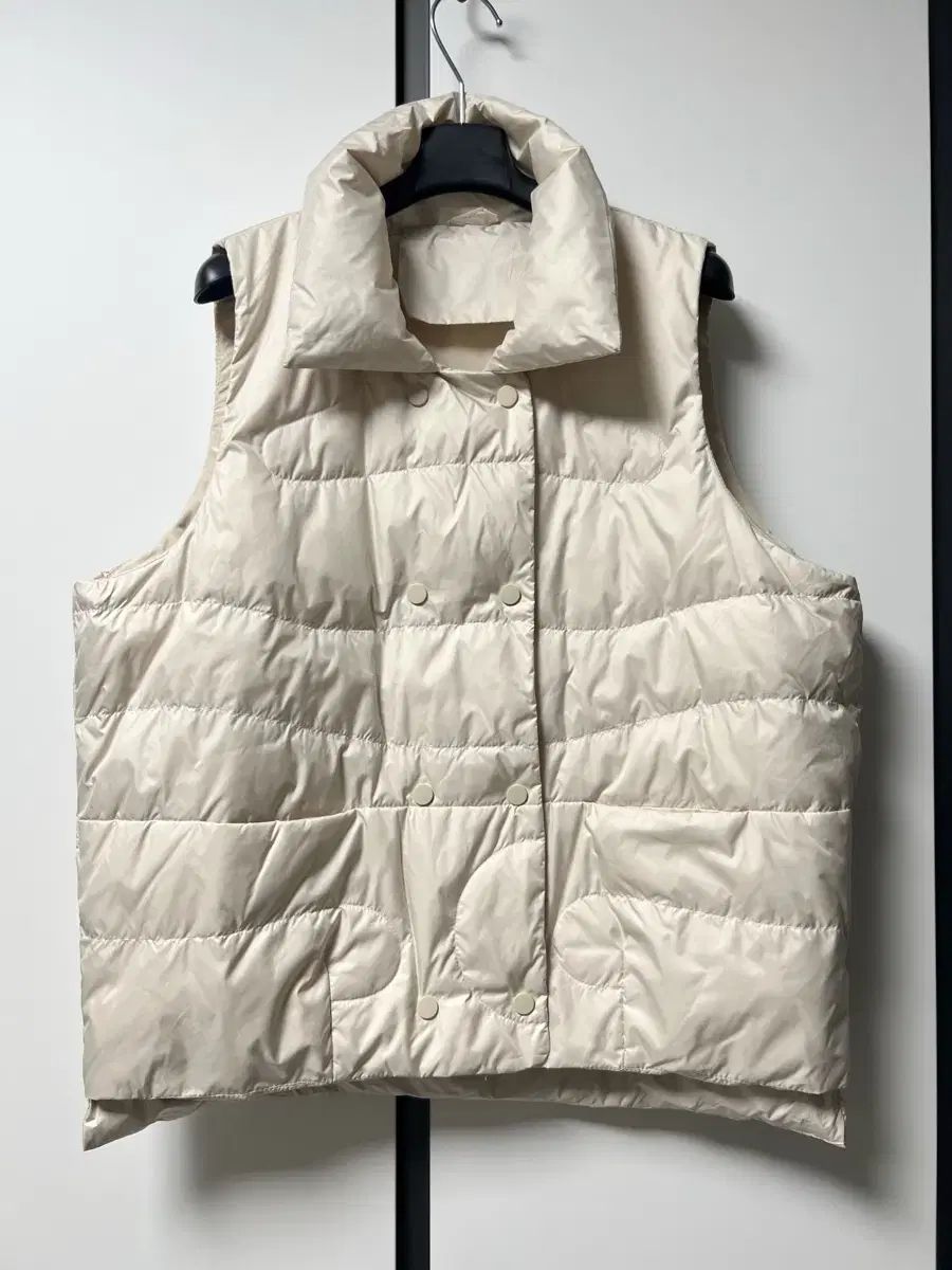 かわいいパータン ダックダウンベスト