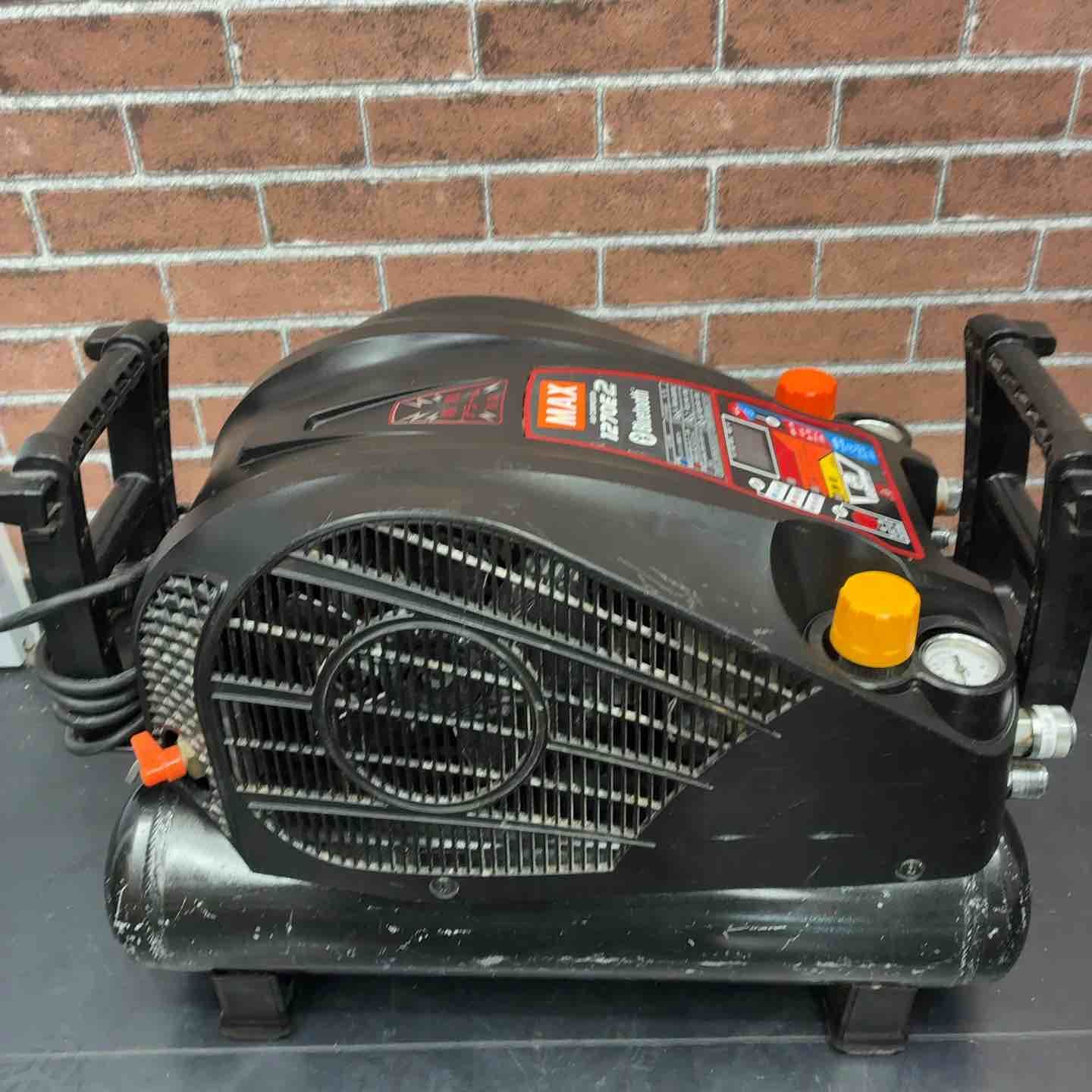 品 マックス MAX エアコンプレッサー AK- _ブラック