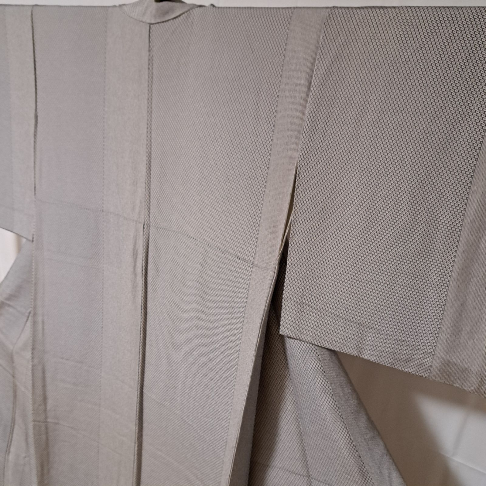 江戸小紋】裄64 身丈161 袖49 正絹 袷 スミクロ 縞と風車文様 や02S05