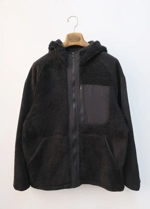 ユニクロ X ホワイトマウンテニアリング フリース フーデッド アウター