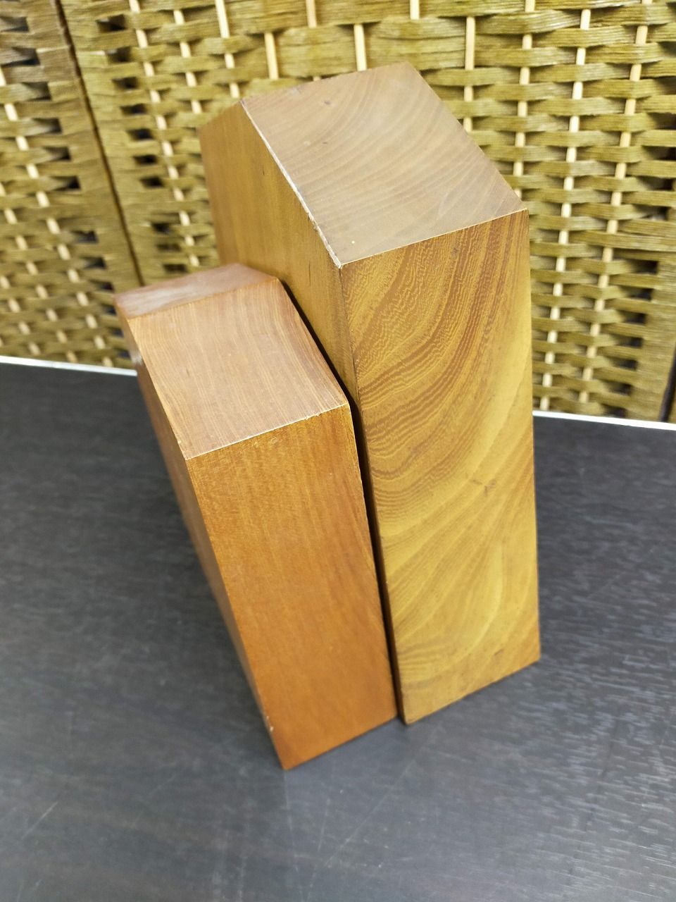 E22-20251202-01【特大 将棋駒 2点セット】王将・馬 木製 置物