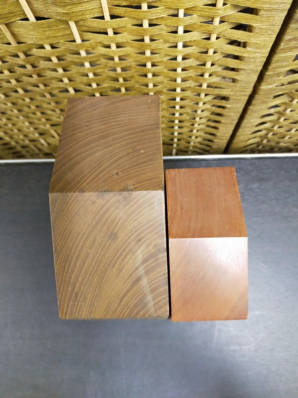 E22-20251202-01【特大 将棋駒 2点セット】王将・馬 木製 置物