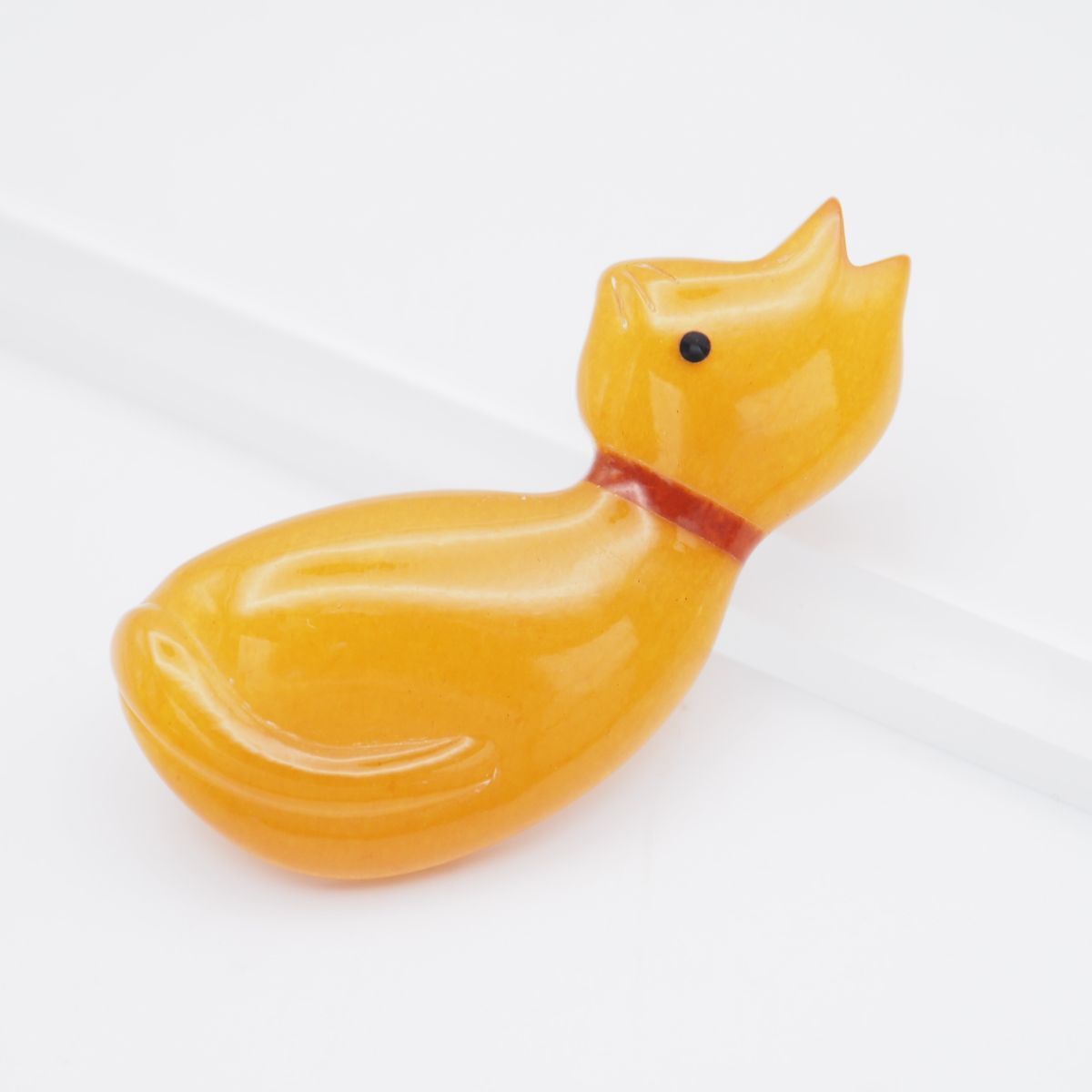 J 475 琥珀 コハク アンバーブローチ 猫 キャット デザイン