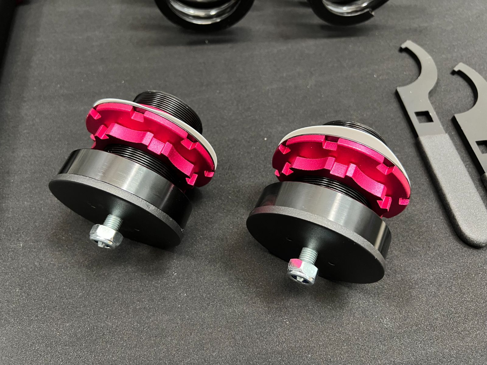 ☆新品☆送料無料！ トヨタ 30系 プリウス フロントピロアッパー