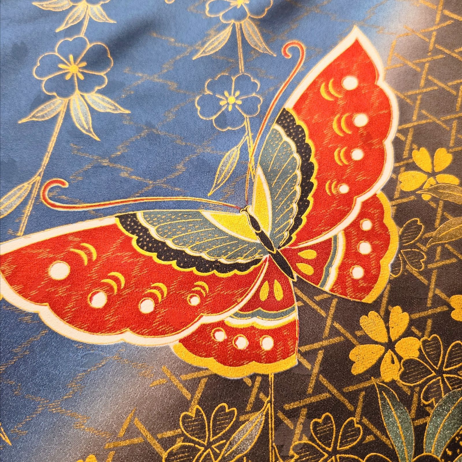 68 着物リメイク　ストール細身【ビーズ付き】 着物リメイク ストール ショール 振袖 ワンピース 青 金彩 蝶々 桜