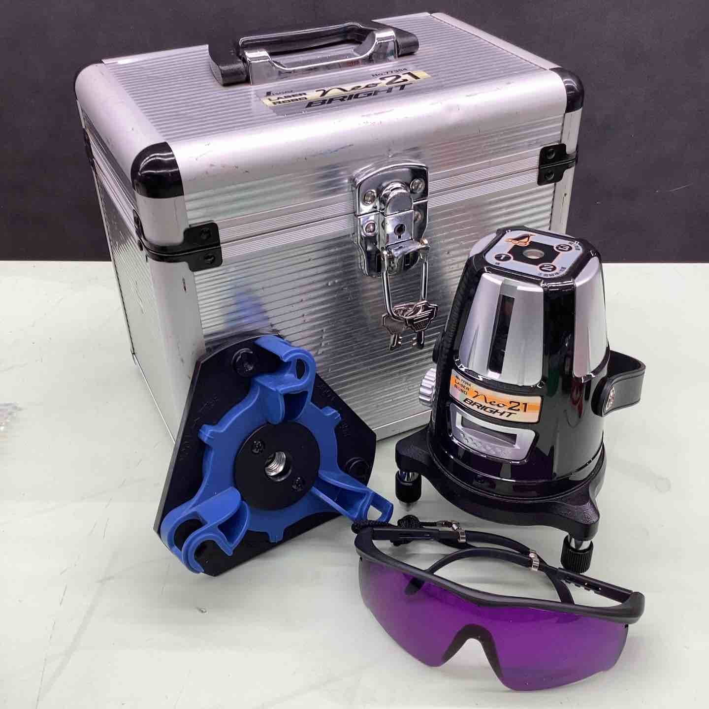 ◇シンワ測定 レーザー墨出し器 Neo21 BRIGHT No.77354 縦・横・地墨