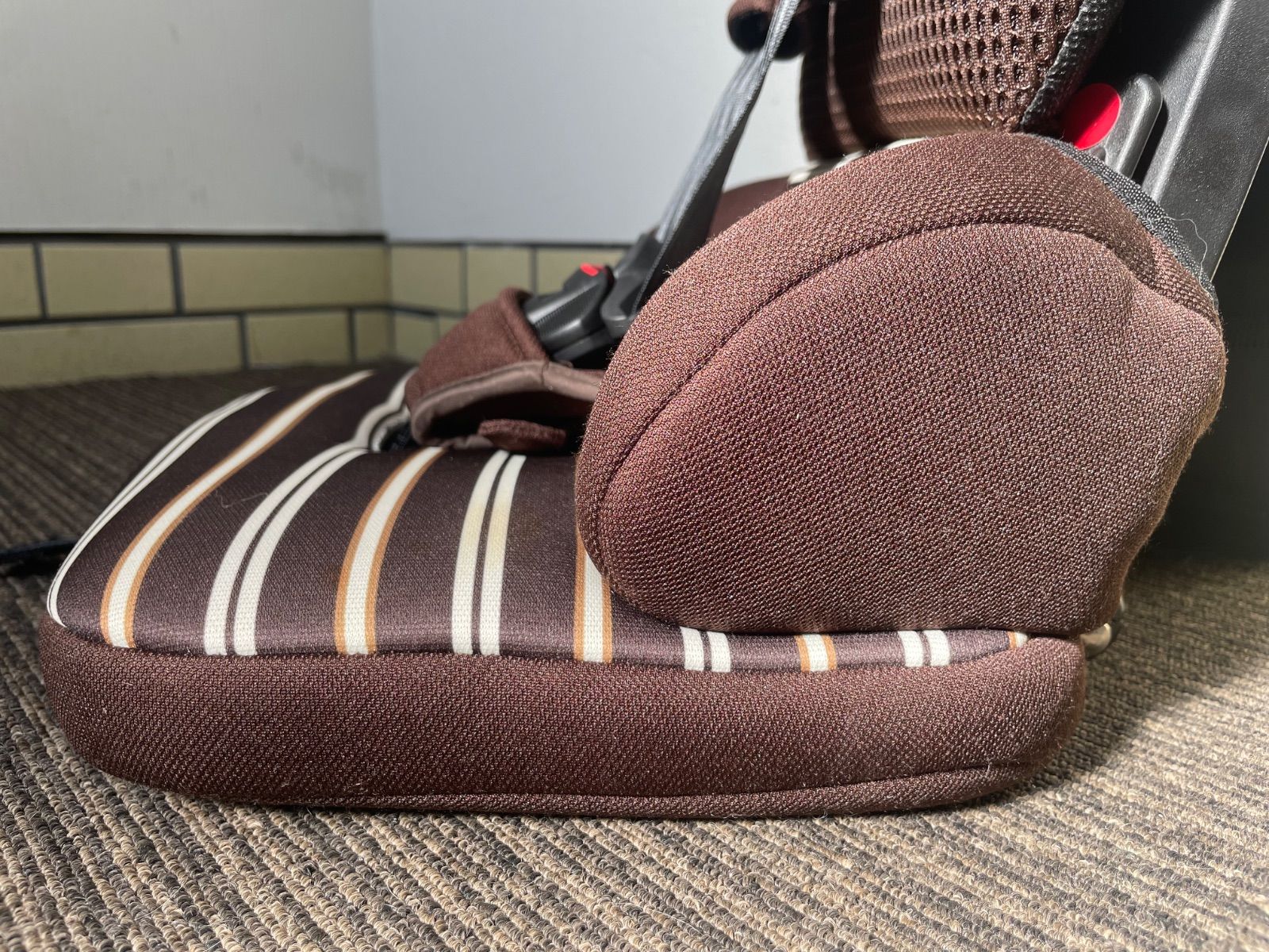 美品❗️ 日本育児 トラベルベストECプラス ブラウン ジュニアシート