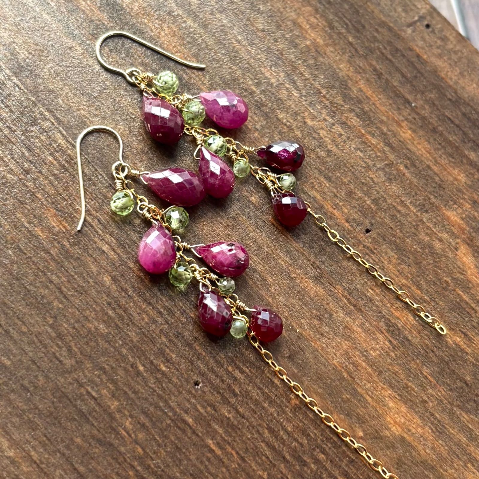 ルビー ペリドット添え ロングピアス 14kgf - メルカリ