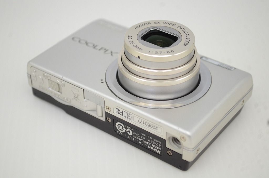 Nikon ニコン COOLPIX S570 コンパクトデジタルカメラ シルバー