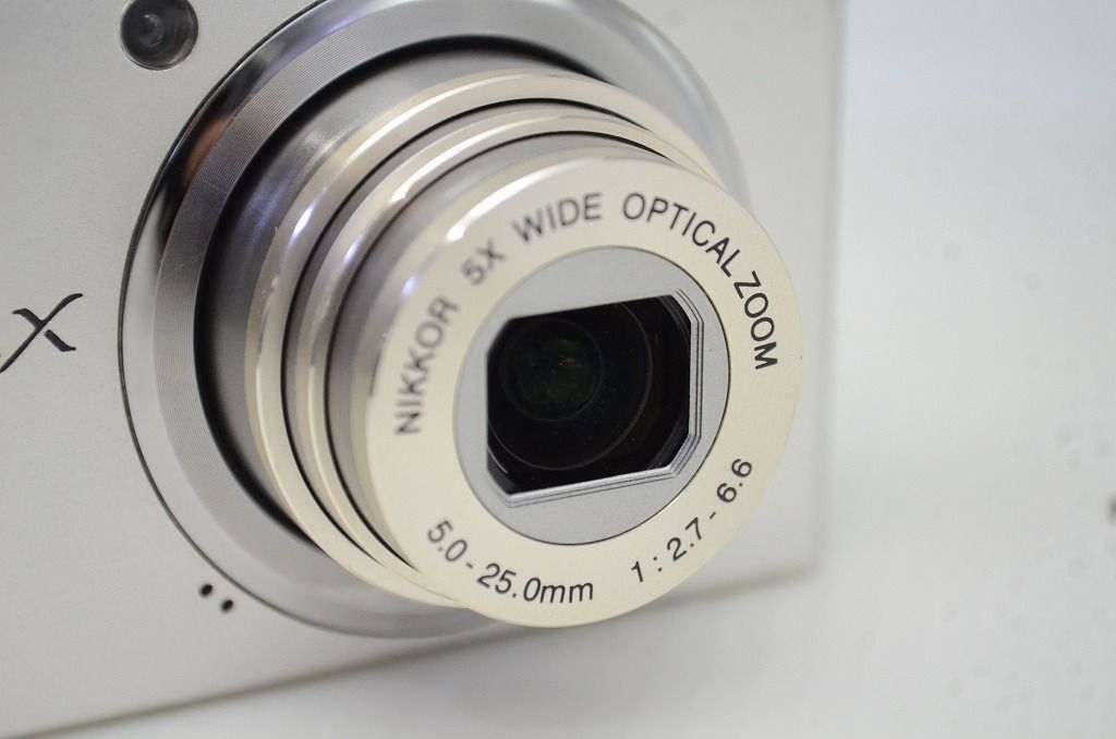 Nikon ニコン COOLPIX S570 コンパクトデジタルカメラ シルバー
