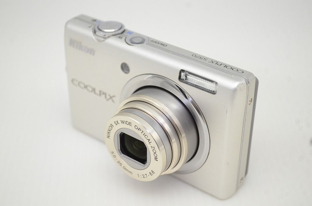 Nikon ニコン COOLPIX S570 コンパクトデジタルカメラ シルバー