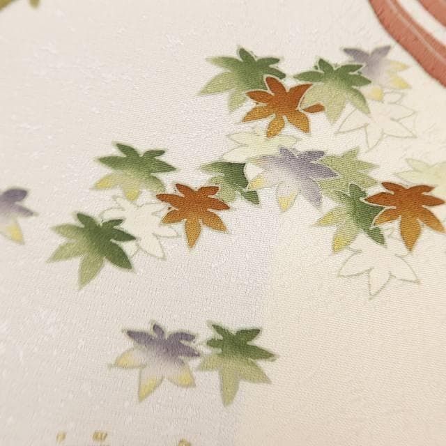 ✾まめ藤✾美品 金駒刺繍 正絹 着物 作家物落款“記憶を色づける松葉や