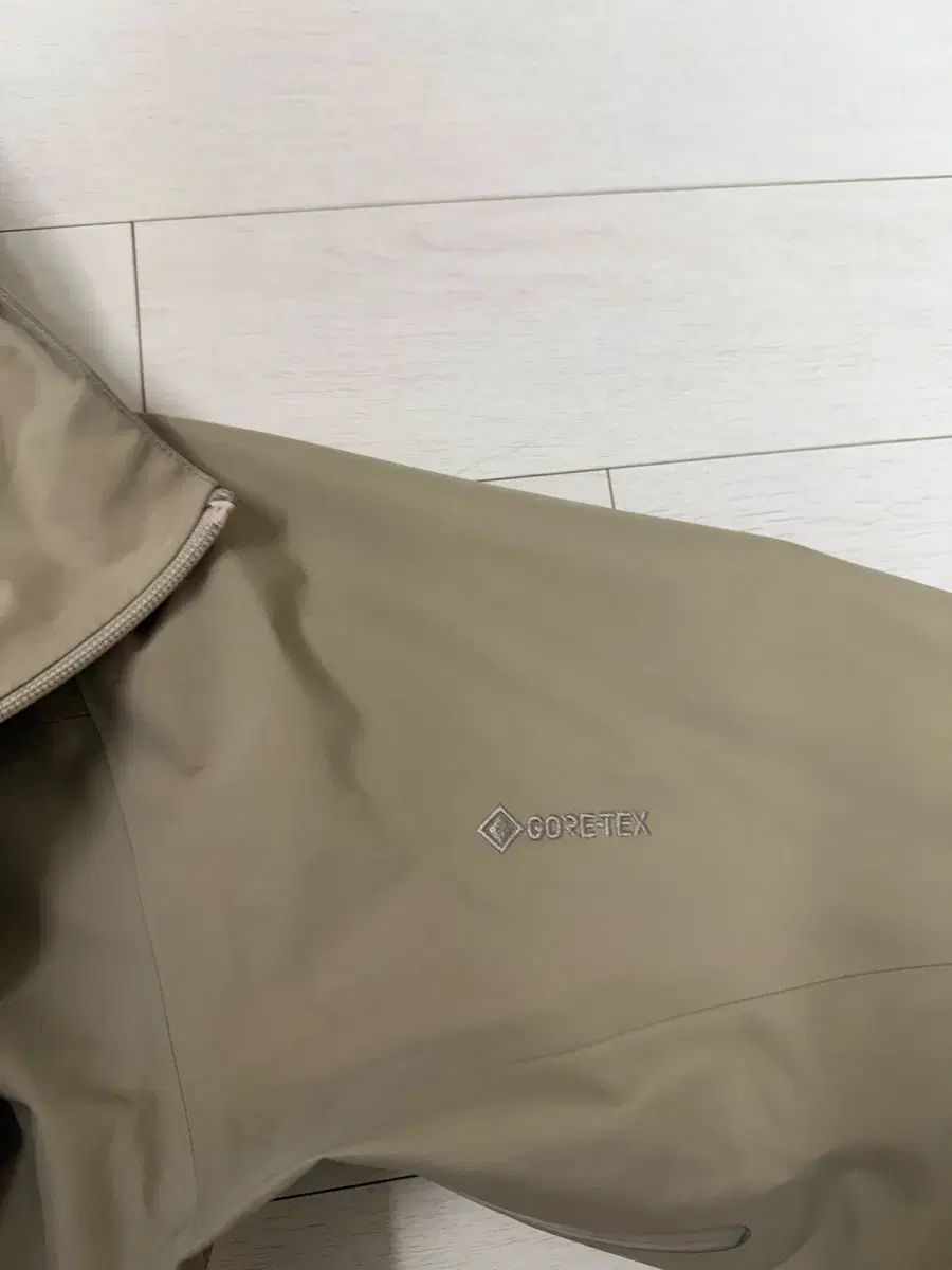  ARC TERYX ベータ LT M サイズ その他 アウター