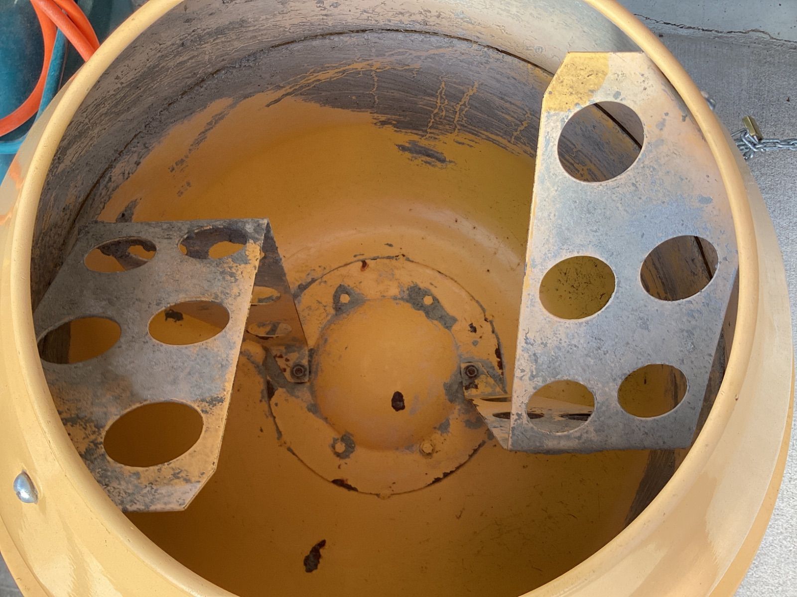 アルミス 電動コンクリートミキサー まぜ太郎 AMZ-30 Y