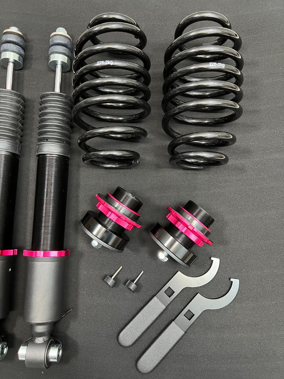 ☆新品☆送料無料！ トヨタ 30系 プリウス フロントピロアッパー