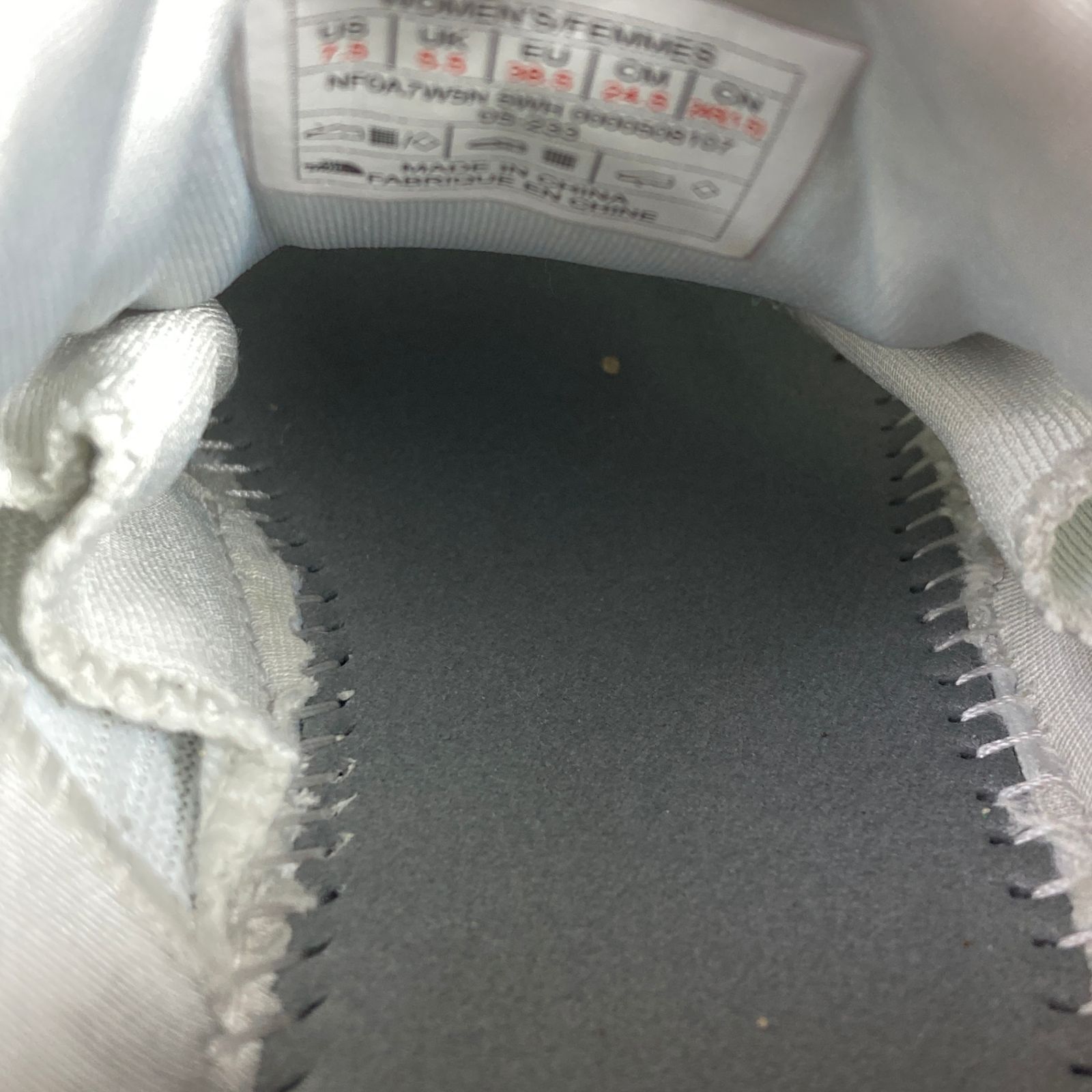 トレイルランニングシューズ z