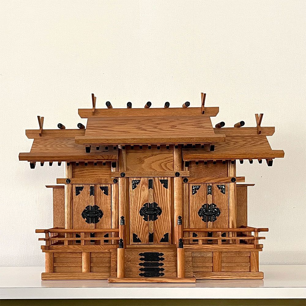 アウトレット 1点 神殿 屋根違三社 新けやき 大 神棚 幅72 奥行25.5 高さ54 欅