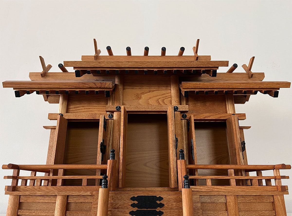  アウトレット 1点 神殿 屋根違三社 新けやき 大 神棚 幅72 奥行25 5 高さ54 欅 神棚 神棚 神具