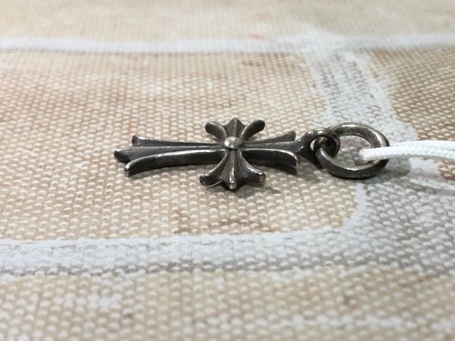 フェイクバースターズ鑑定書付 CHROME HEARTS クロムハーツ タイニー CH クロス ペンダント フェイクバスターズ鑑定済