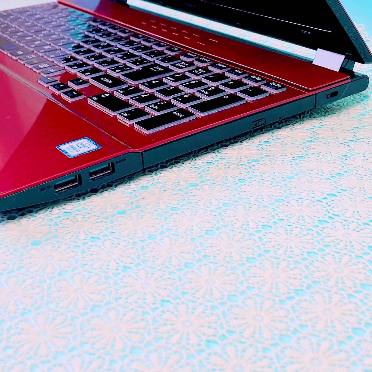 高性能Corei7✨️売り切れ続出おしゃれレッド✨️ノートパソコン！大