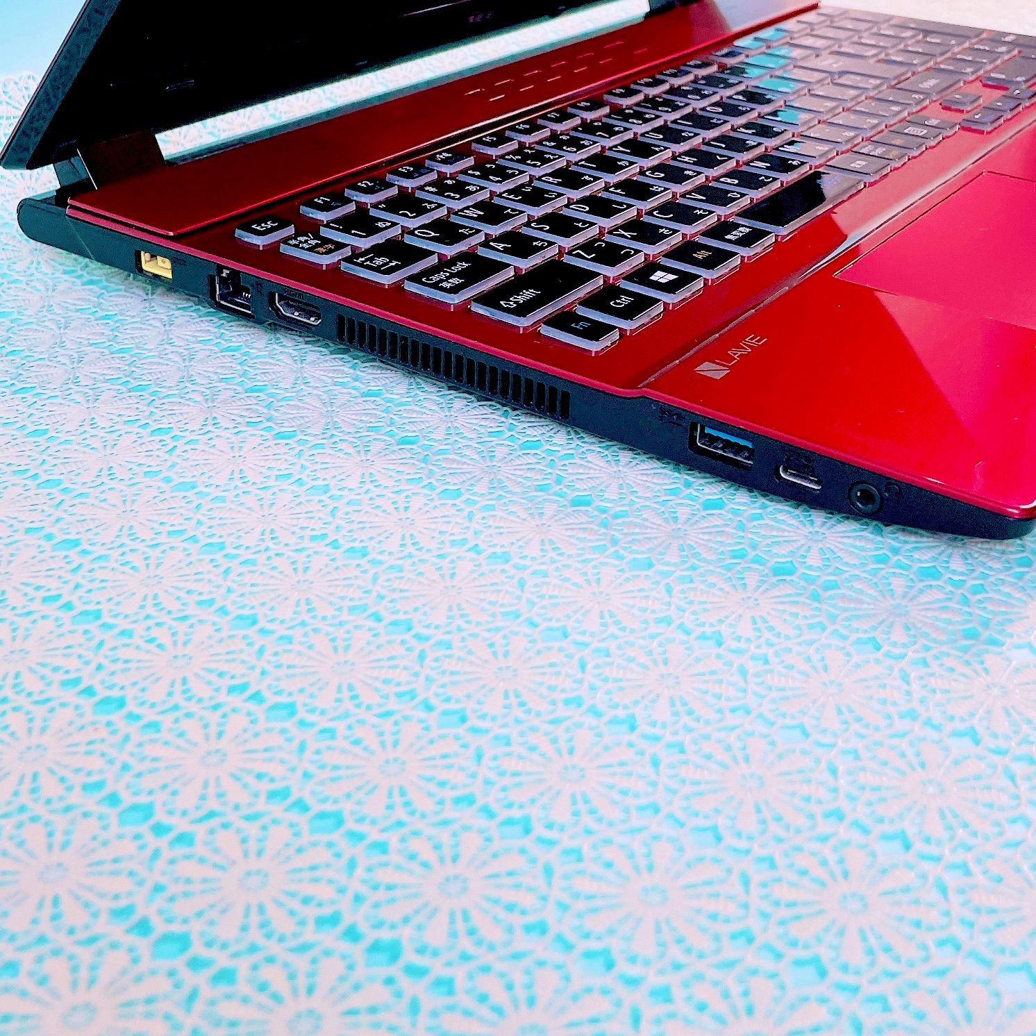 高性能Corei7✨️売り切れ続出おしゃれレッド✨️ノートパソコン！大