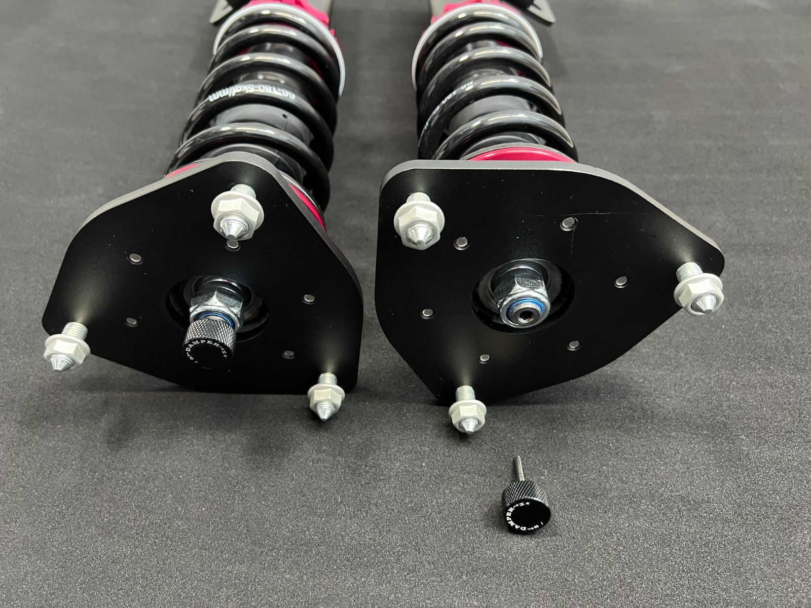 ☆新品☆送料無料！ トヨタ 30系 プリウス 減衰力36段調整式