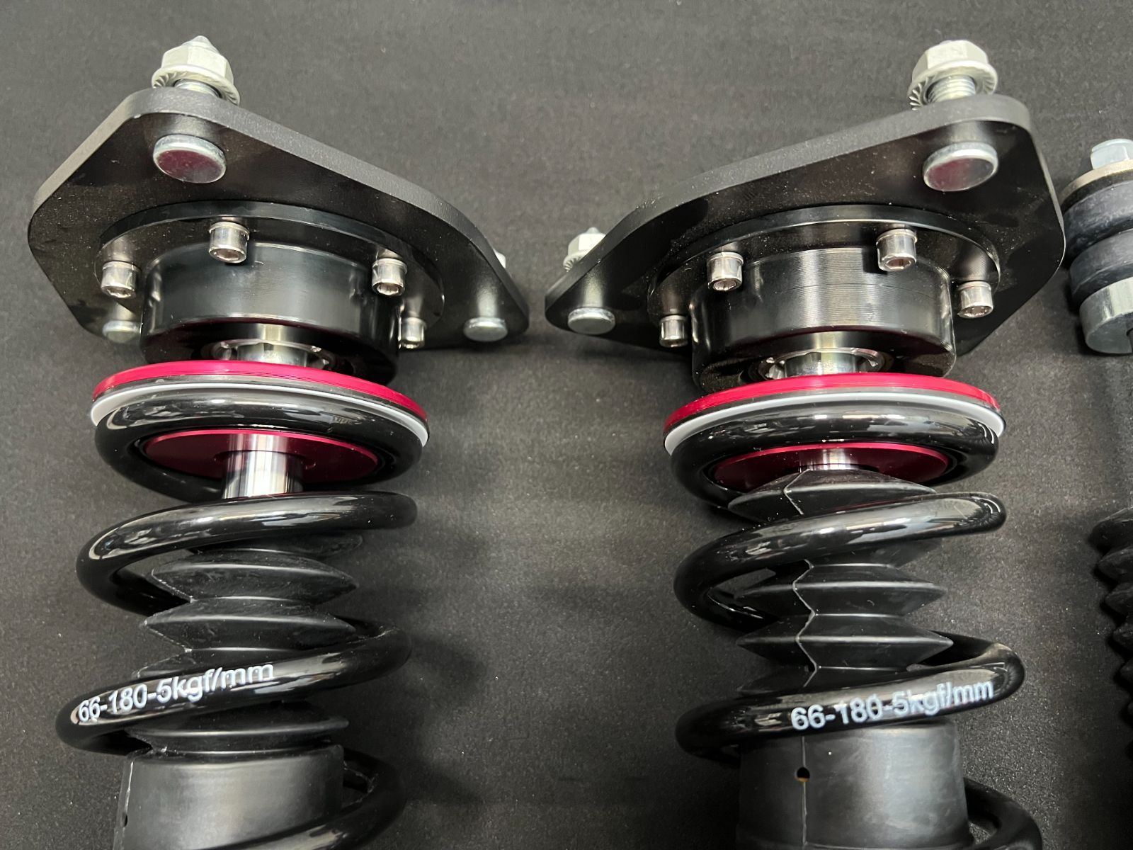 新品☆送料無料 30 プリウス 減衰力36段調整式 フルタップ車高調 ZVW30 ☆新品☆送料無料！ トヨタ 30系 プリウス 減衰力36段調整式