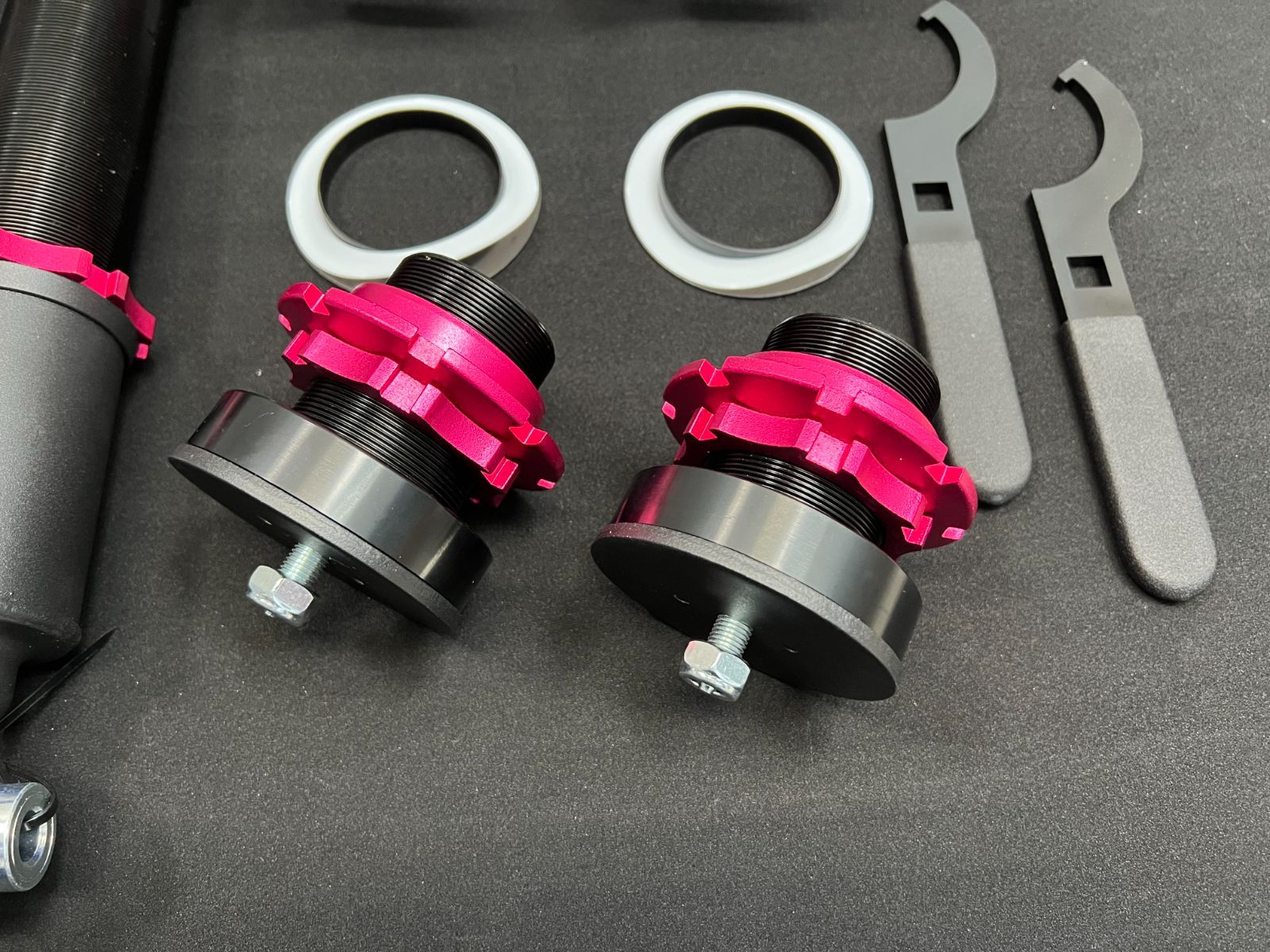 ☆新品☆送料無料！ トヨタ 30系 プリウス 減衰力36段調整式