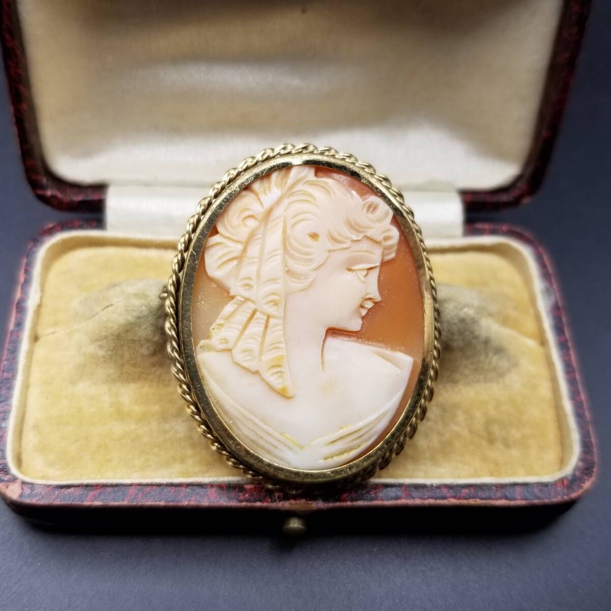 貴婦人の横顔 シェルカメオ ヴィンテージ ブローチ ゴールド金張り