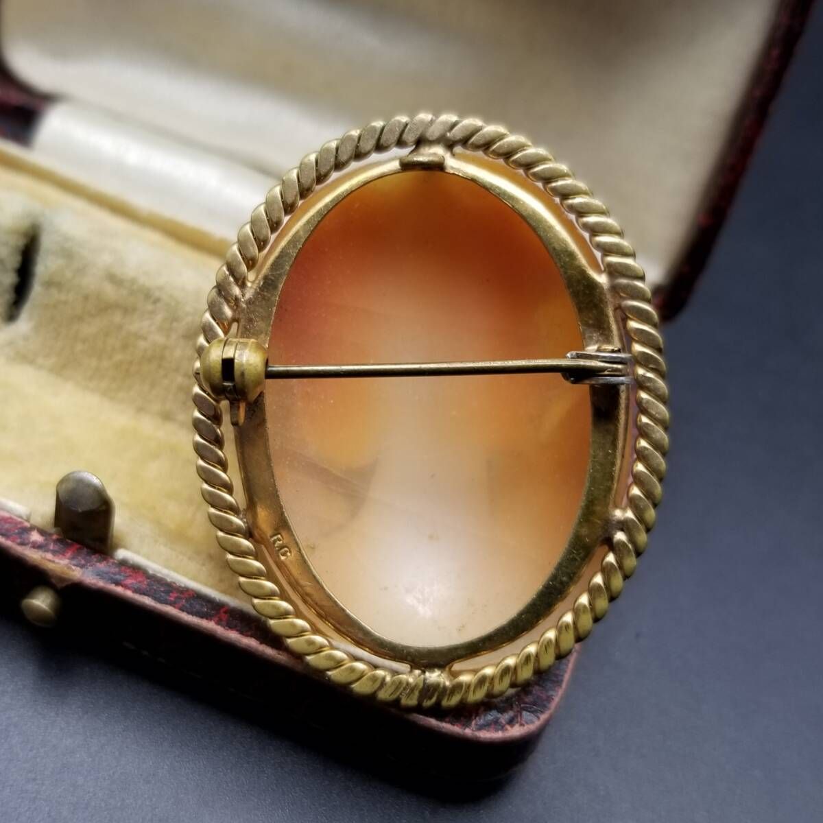 【セール中】ヴィンテージカメオクリエーションオーバルゴールドカラーフレーム セール中】ヴィンテージカメオクリエーションオーバルゴールドカラー