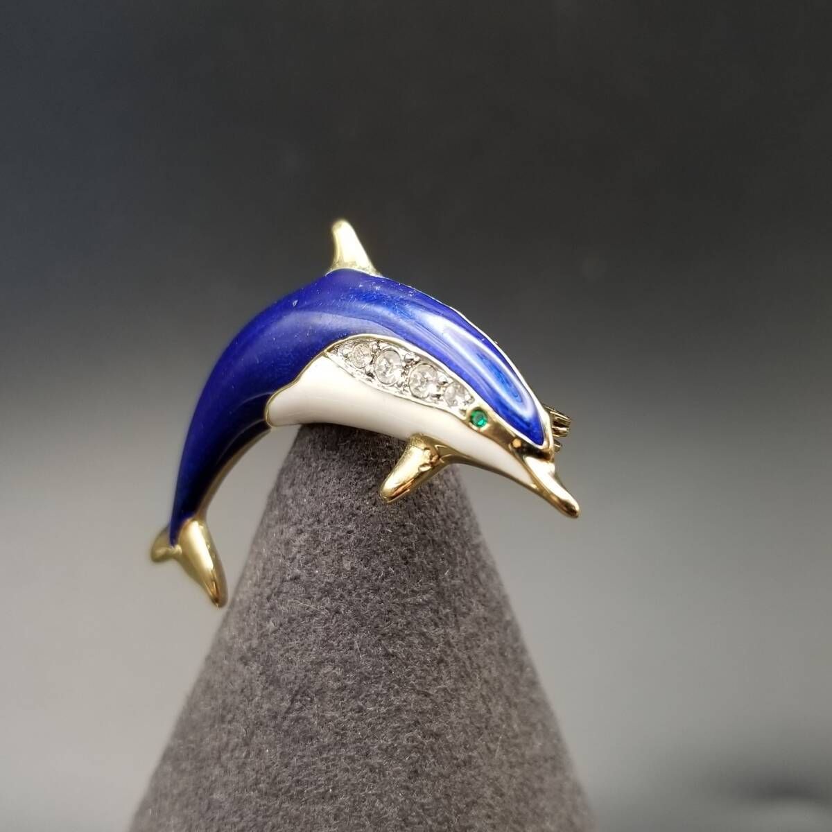 70's Beatrix Jewelry BJ 青い背中のイルカ 海の生き物モチーフ