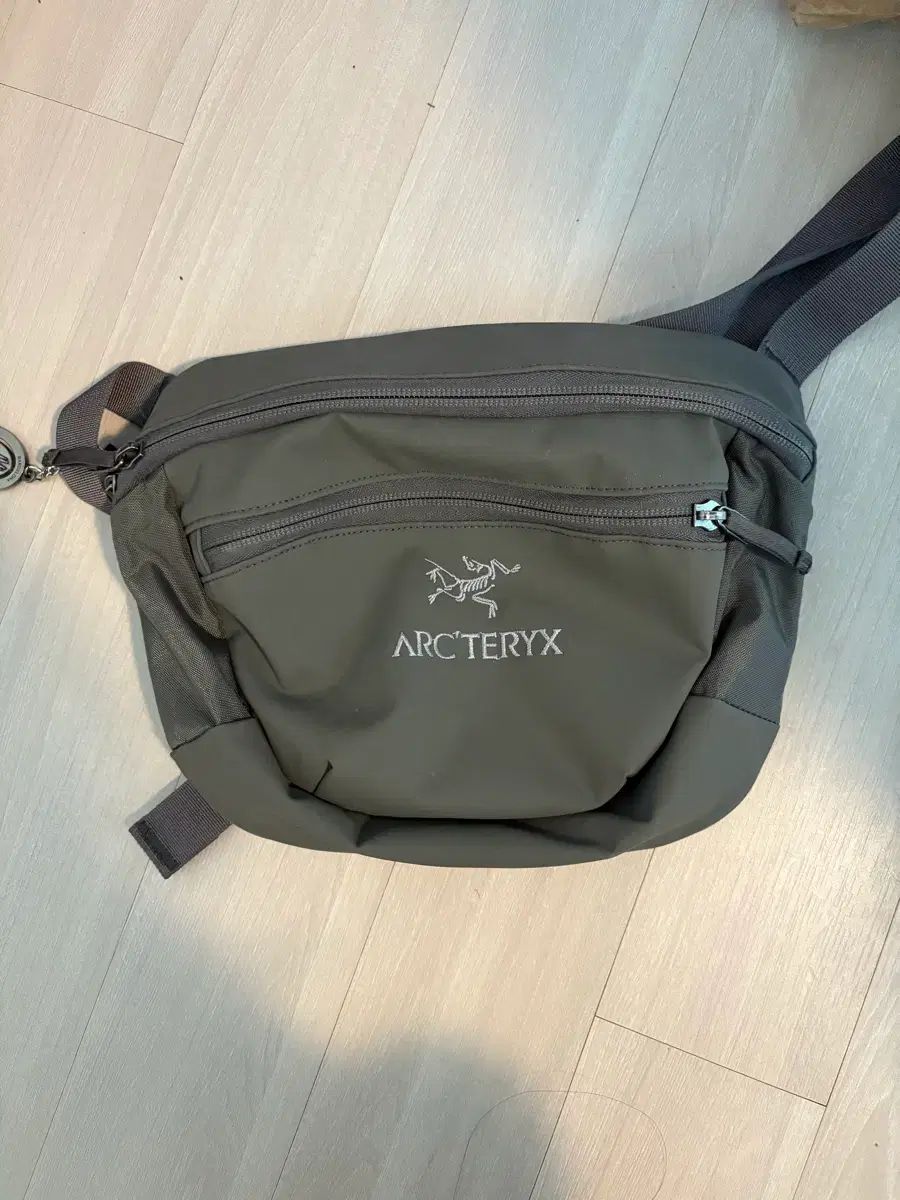 ARCTERYX X BEAMS ビームス クロスバッグ