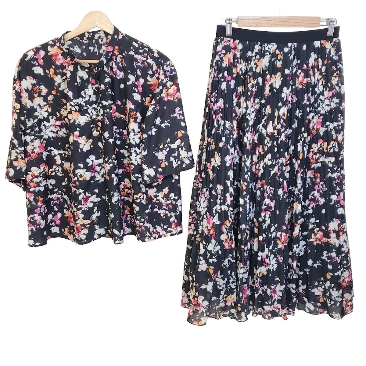 L EQUIPE YOSHIE INABA レキップ ヨシエイナバ スカートセットアップ レディース 黒 白 マルチ 花柄