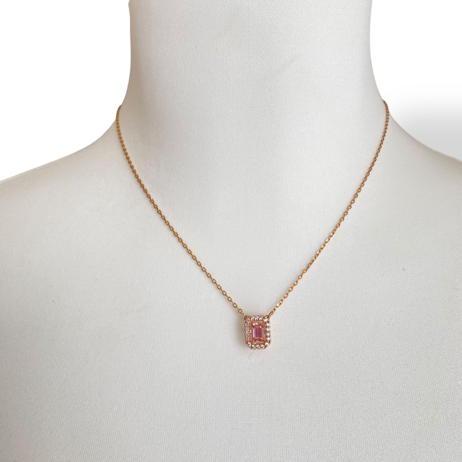 未使用に近いスワロフスキーSWAROVSKI ネックレス ローズゴールド